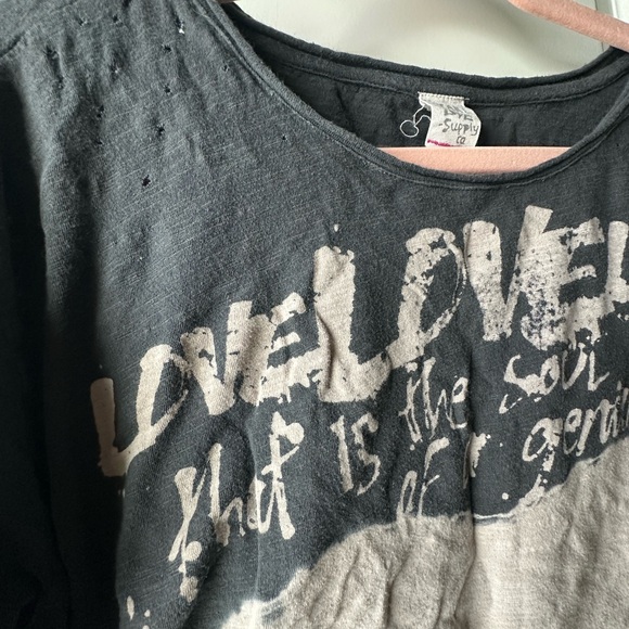 Magnolia Pearl Tee. - Picture 4 of 4